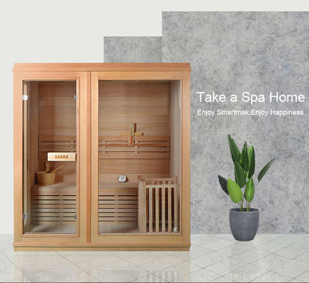 Sala de sauna de vapor tradicional de interior seco com fogão e pedra
